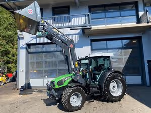 Traktorübergabe eines Deutz-Fahr-Traktor