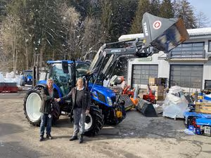 Traktorübergabe New Holland T4.65 Deluxe