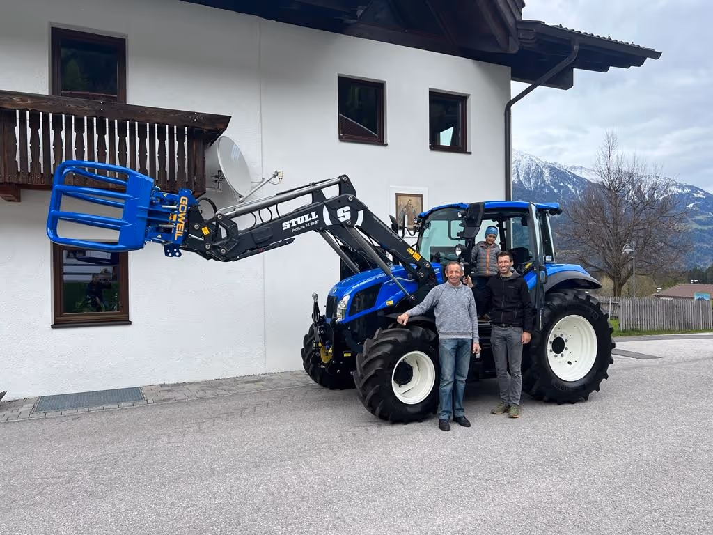 NEW HOLLAND Traktorübergabe
