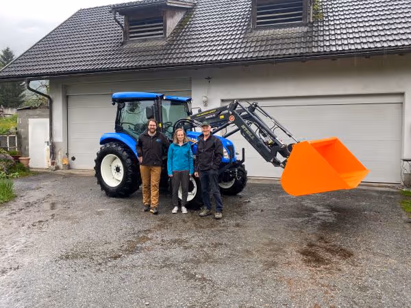 NEW HOLLAND Traktorübergabe