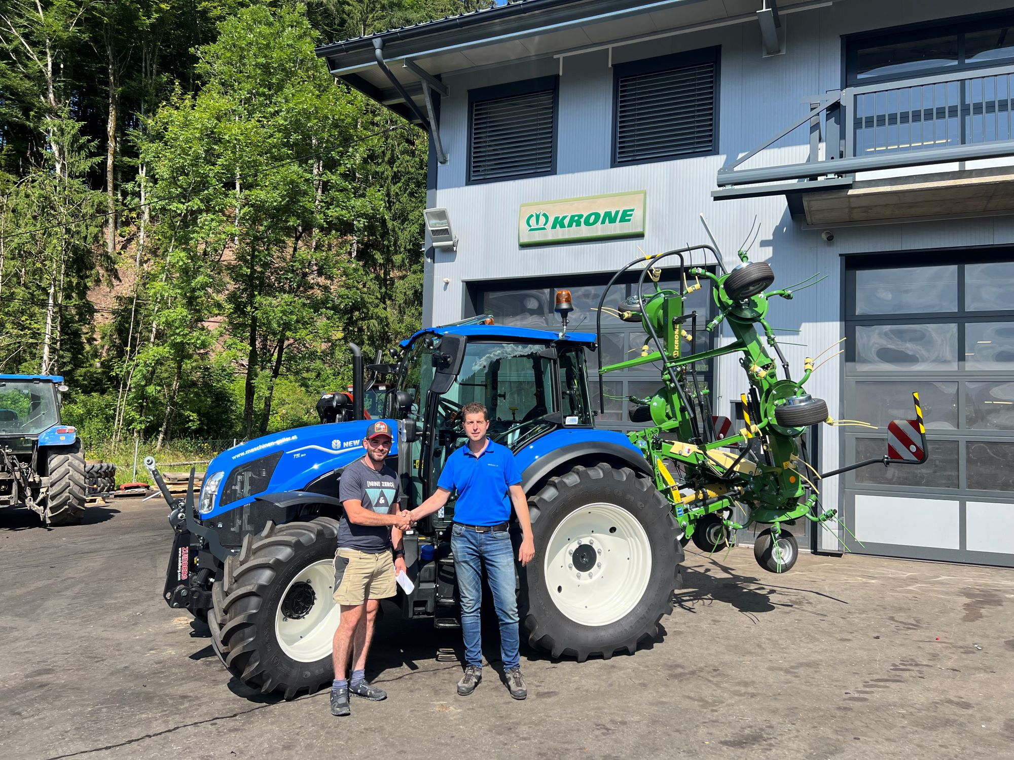 NEW HOLLAND Traktor Übergabe