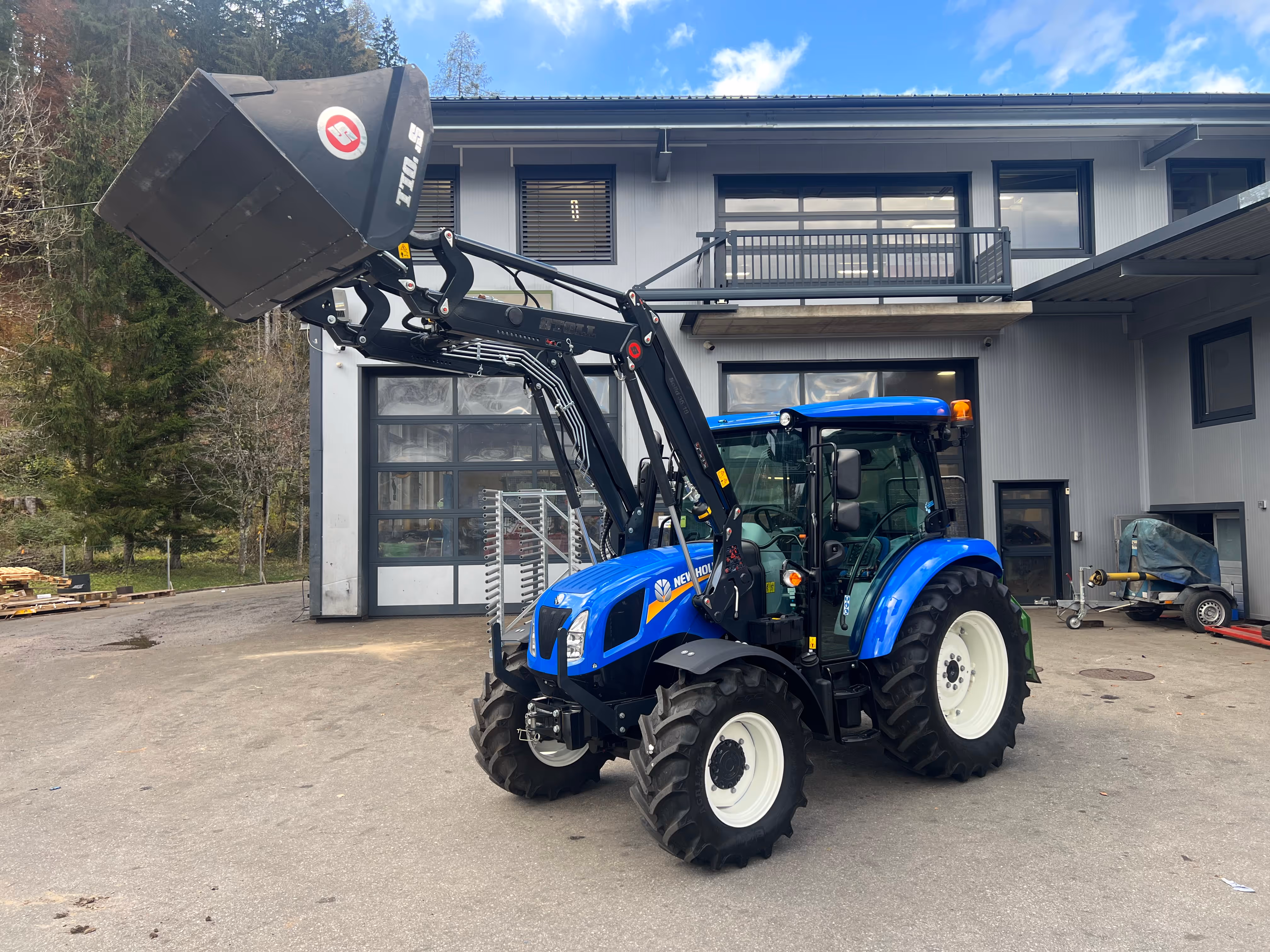 NEW HOLLAND Traktor Übergabe