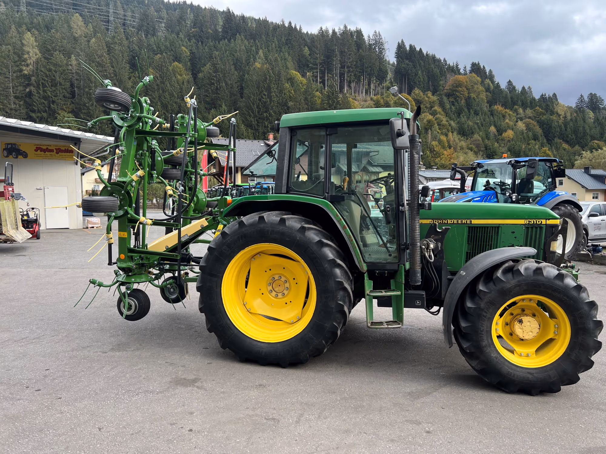 KRONE Kreiselzettwender Übergabe
