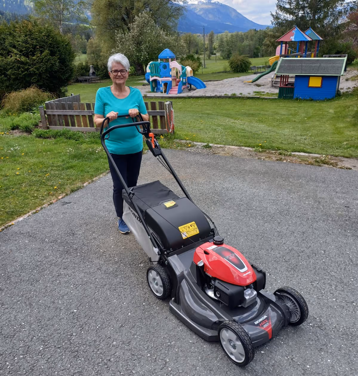 Ein neuer Helfer im Garten: Der Honda Rasenmäher HRX 537