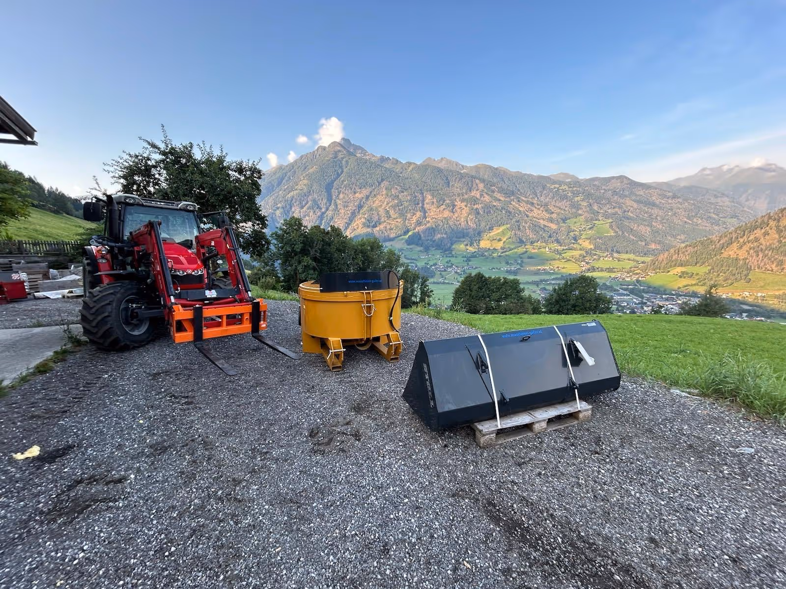 Übergabe Mammut Betonmischer TM 150 SF