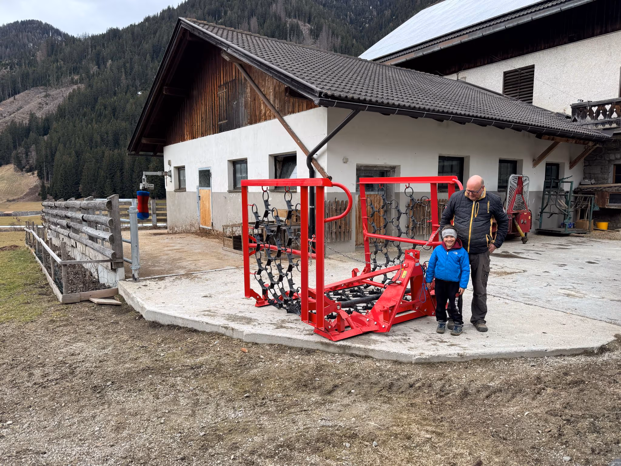 Übergabe Stekro Grünlandegge hydraulisch