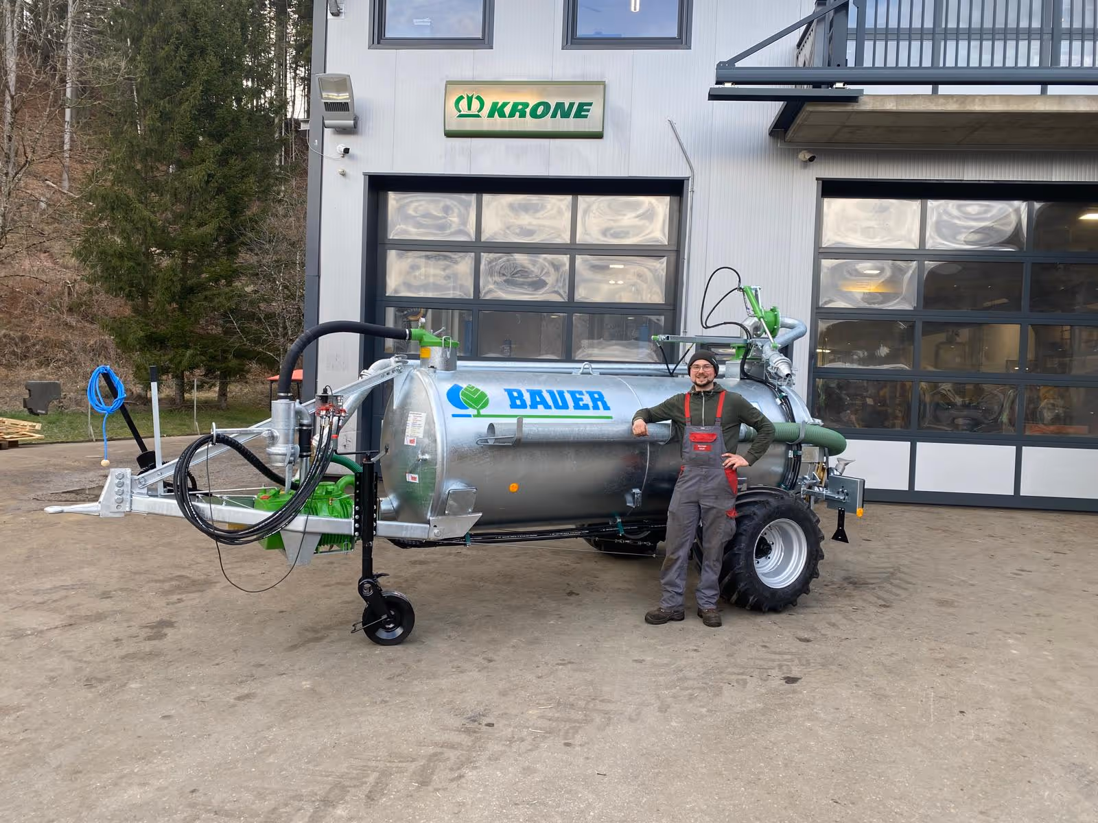 Übergabe Bauer Güllefass Kombifass K 3100