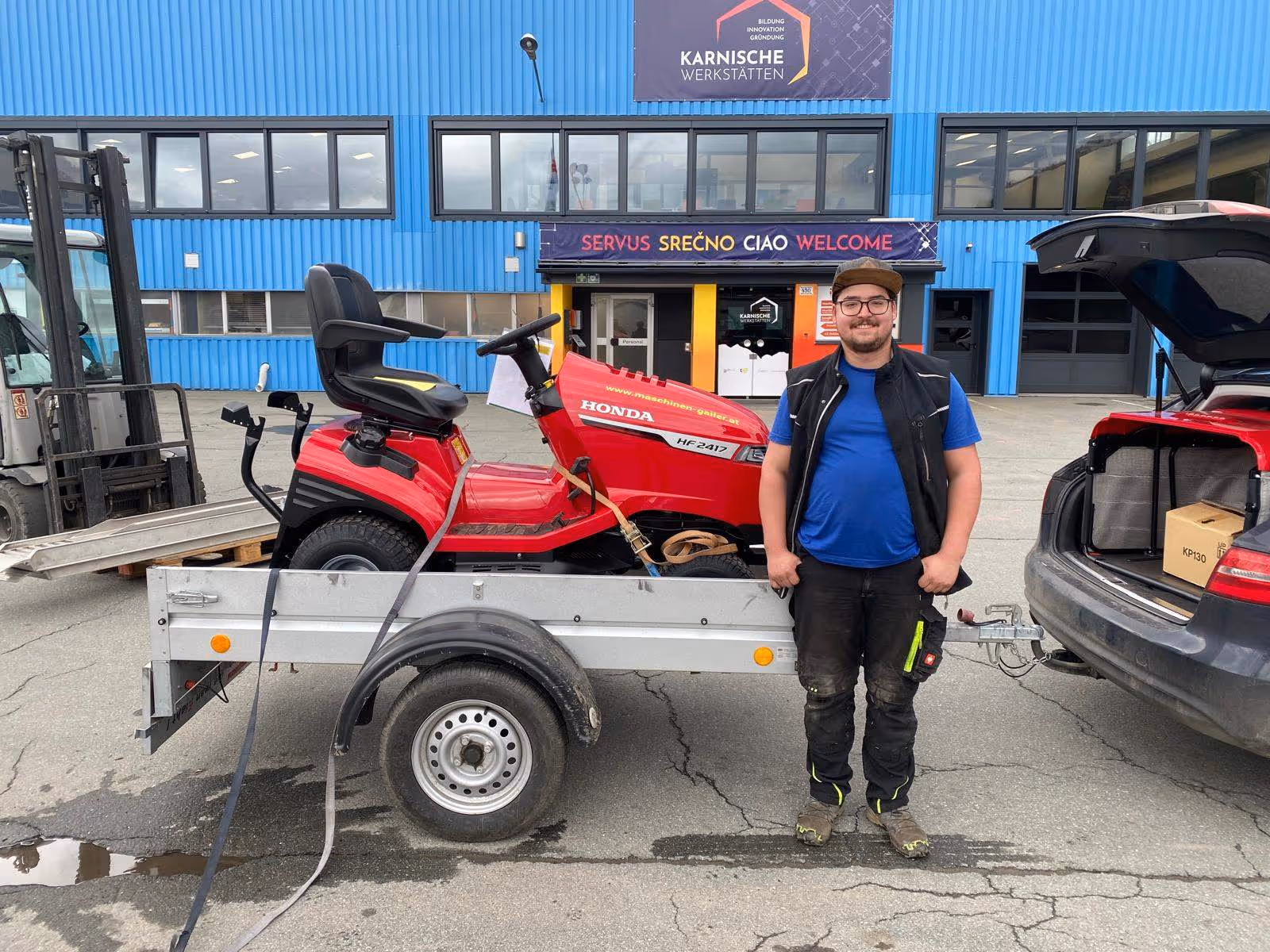 Übergabe Honda Rasentraktor HF 2417 K5 HME