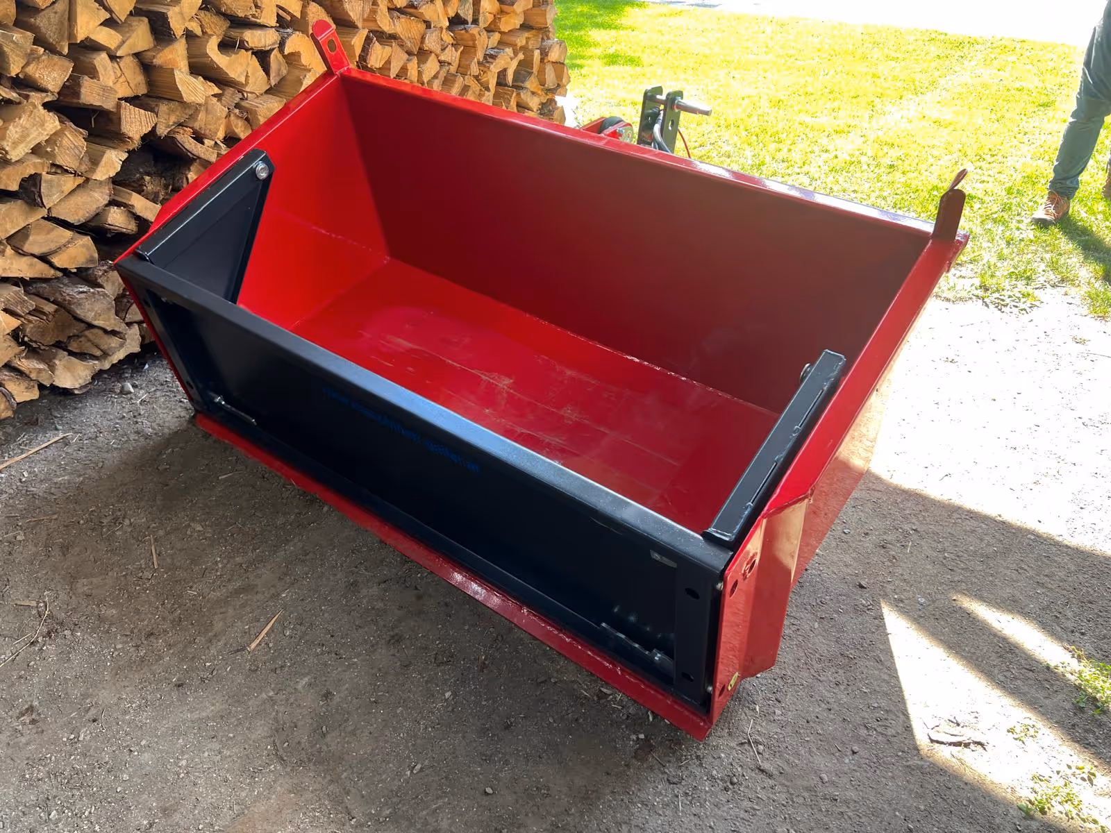 Übergabe Stekro Kipptransportmulde 1,60m H TUZ