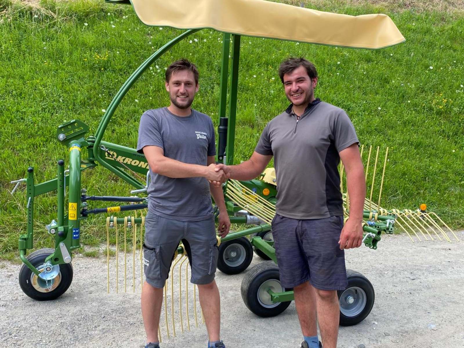 Übergabe Krone Swadro S 380 Einkreiselschwader