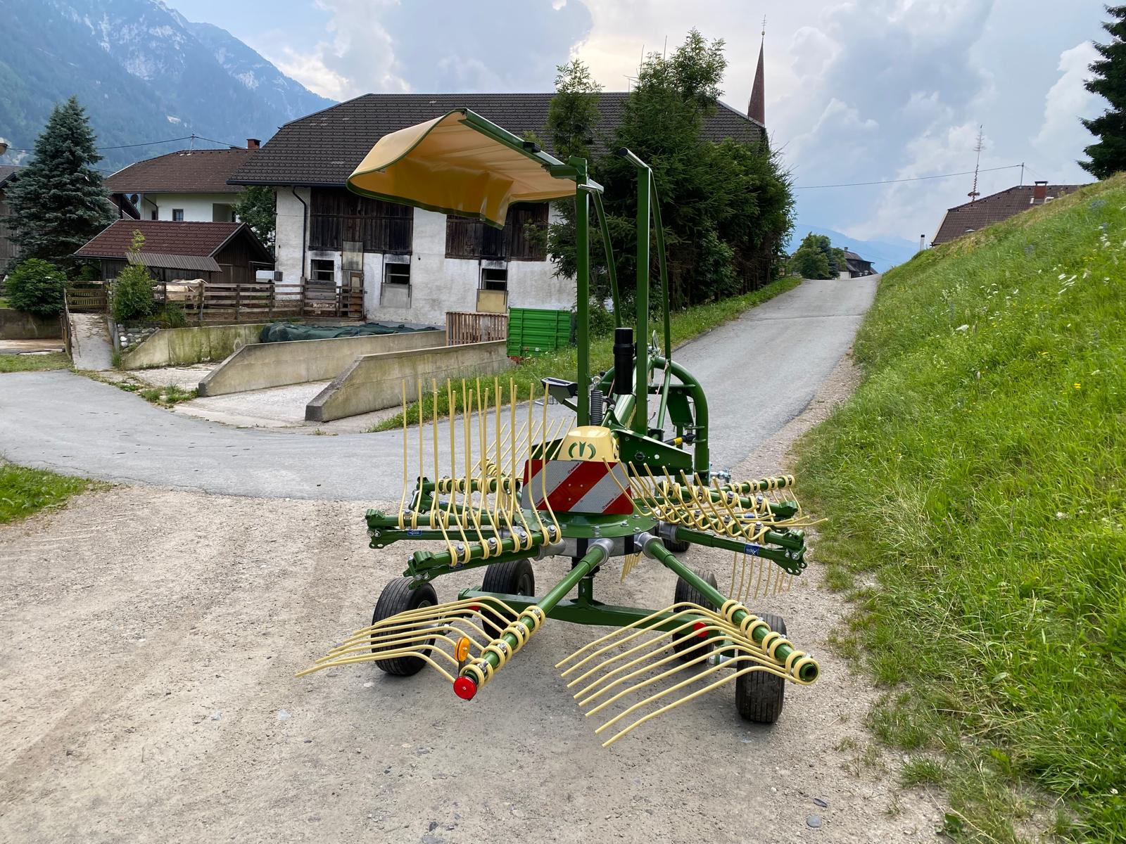 Übergabe Krone Swadro S 380 Einkreiselschwader