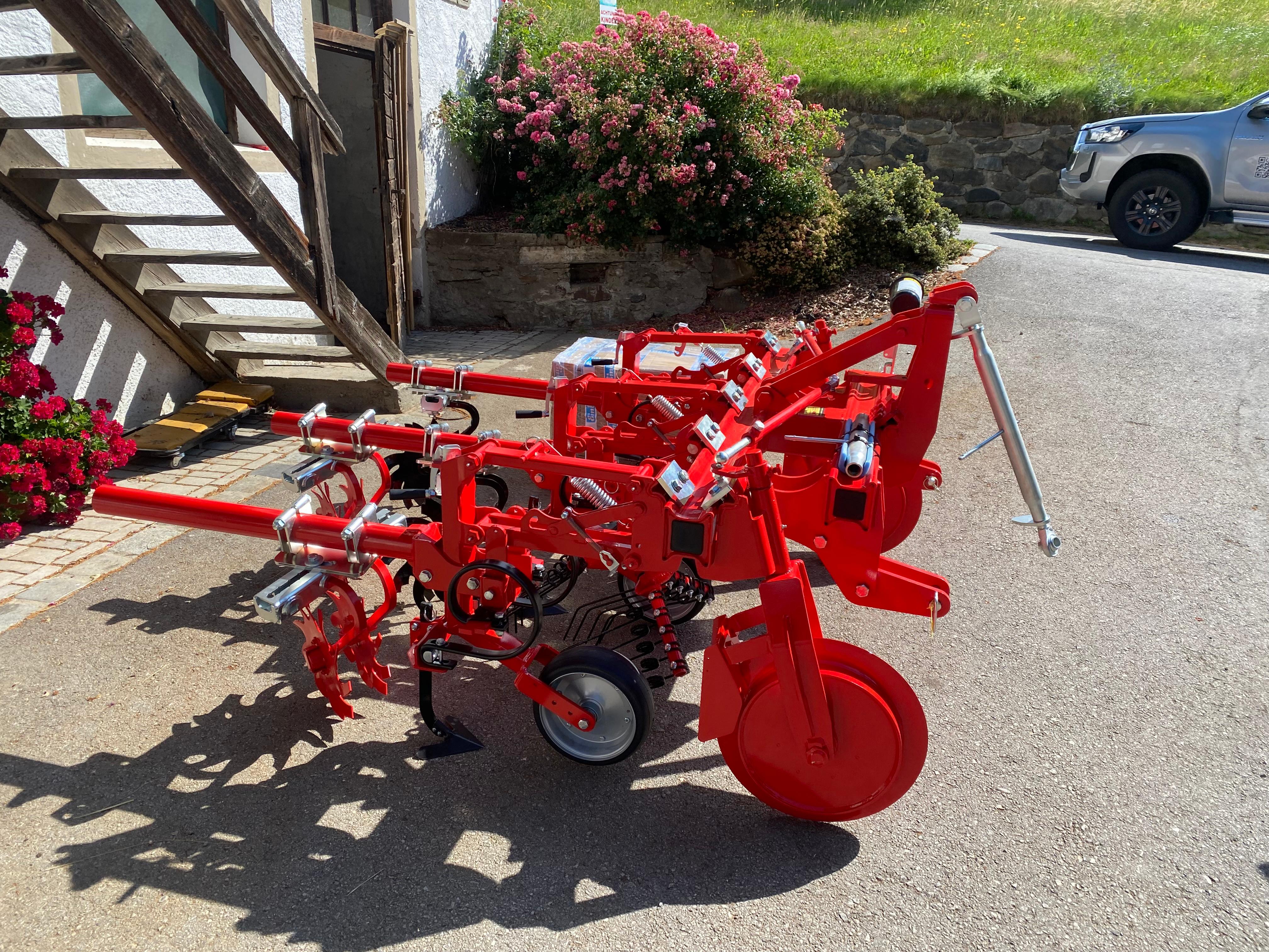 Übergabe Einböck Rollsternhackgerät Rollstar EKR