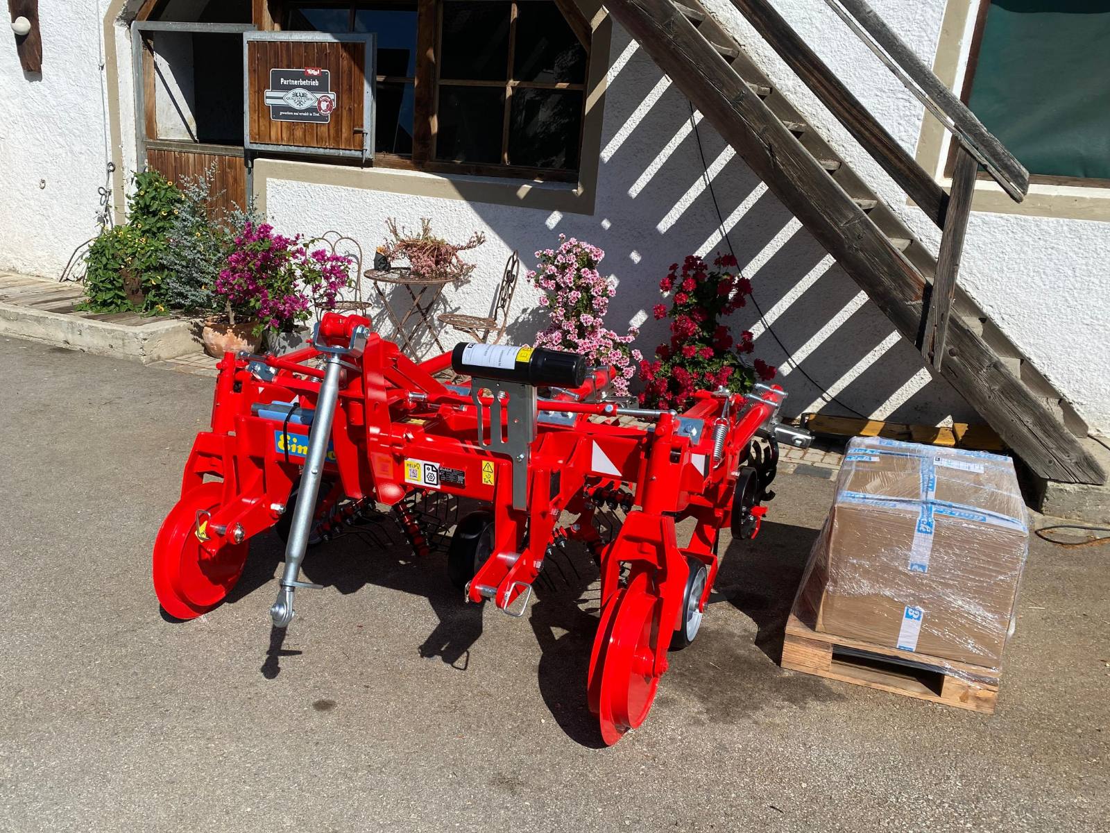 Übergabe Einböck Rollsternhackgerät Rollstar EKR