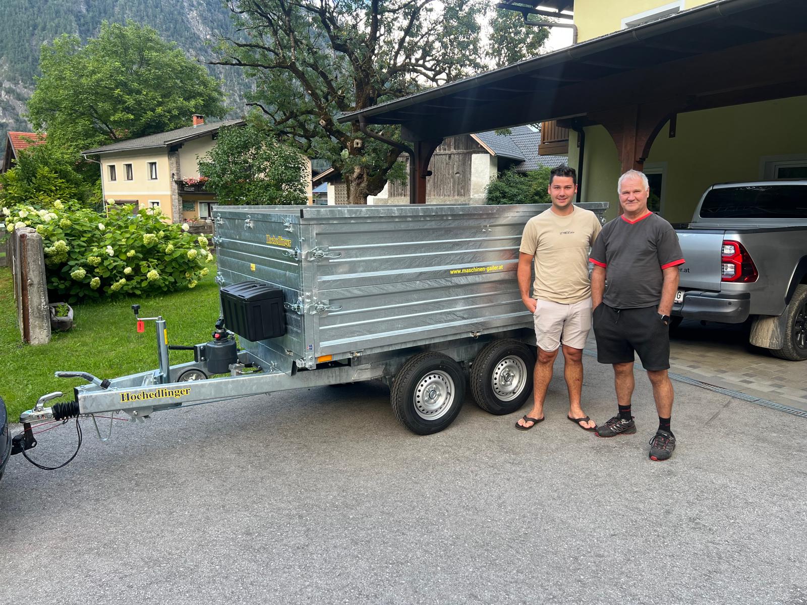Übergabe Hochedlinger PKW-Anhänger Compact 808 KD