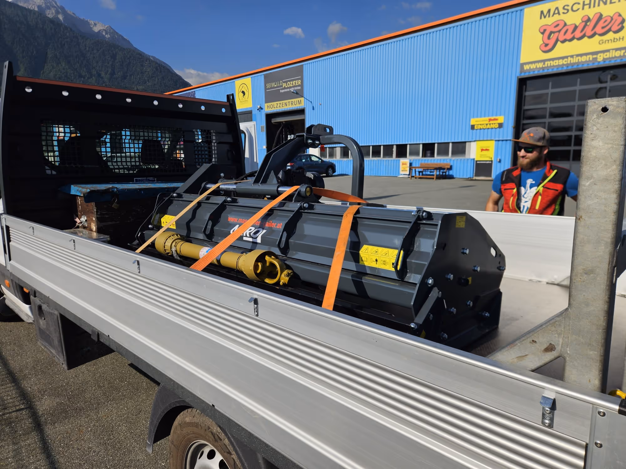 Übergabe NERO Schlegelmulcher M-220H