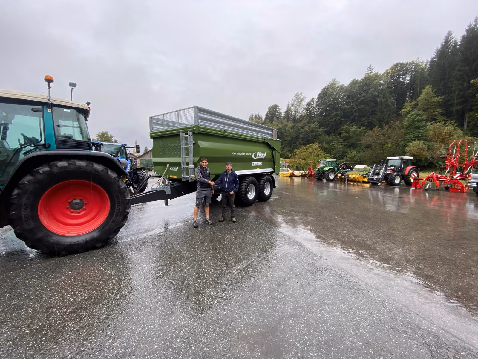 Übergabe Fliegl Tandem-Muldenkipper TMK 160 FOX