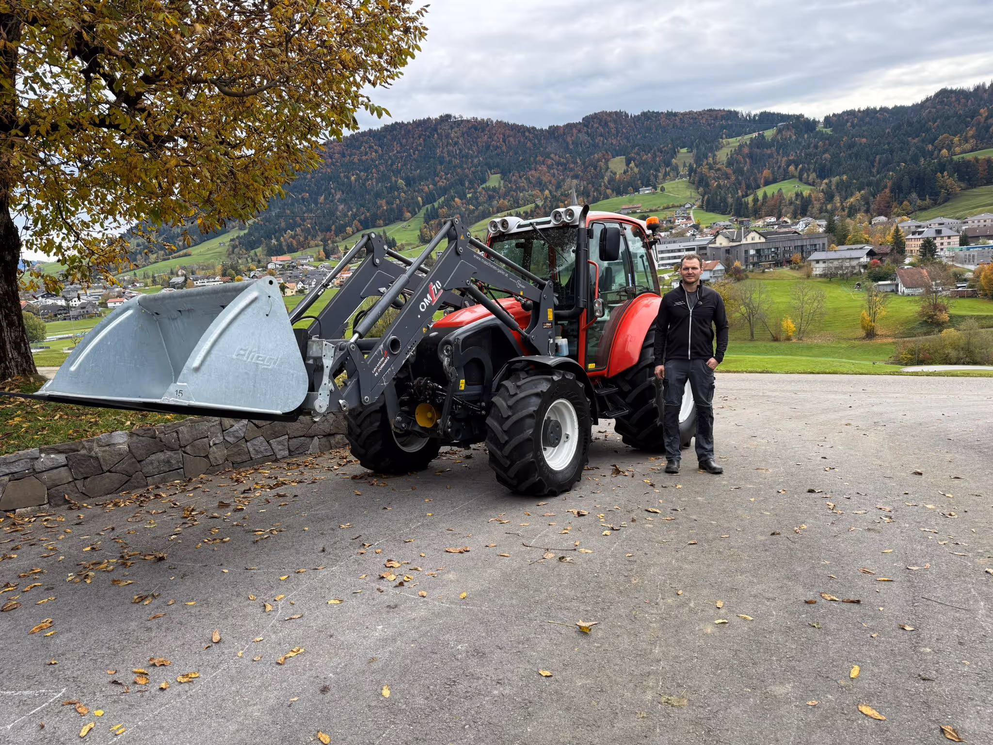 Übergabe gebrauchter Lindner Traktor Geotrac 74