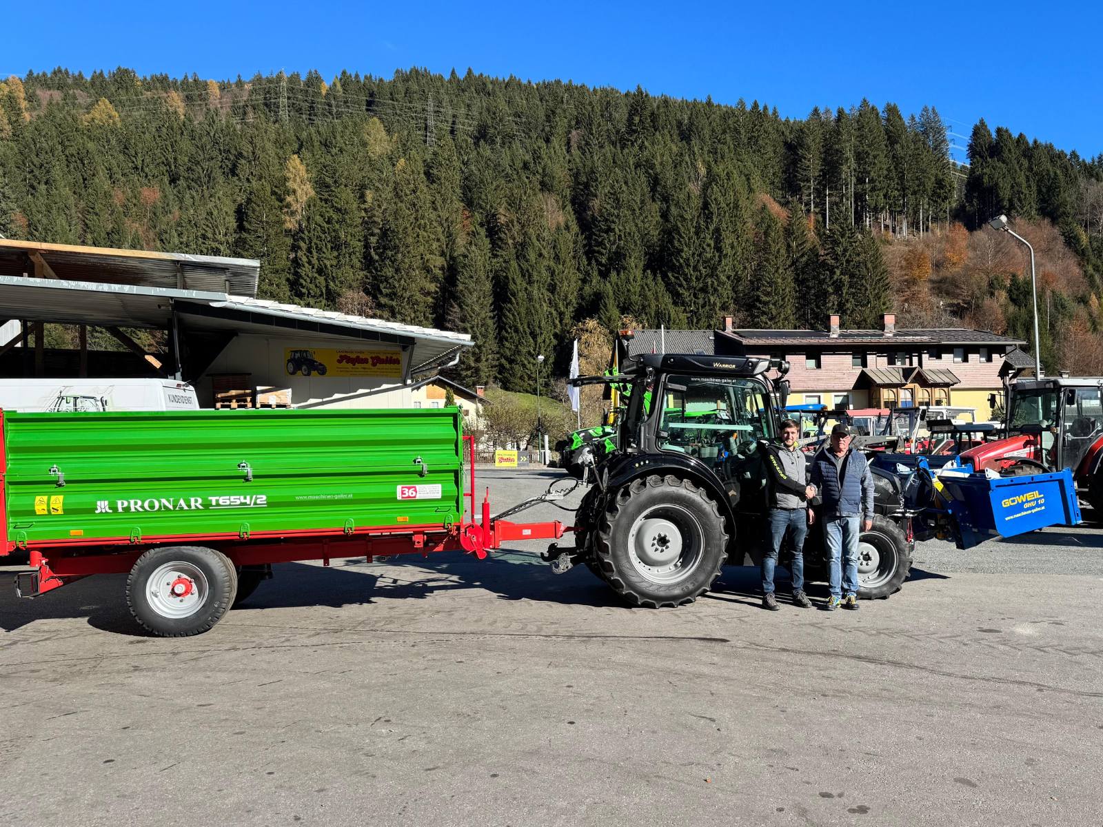 Übergabe Deutz Fahr 5105 DF TTV mit Anbaugeräte
