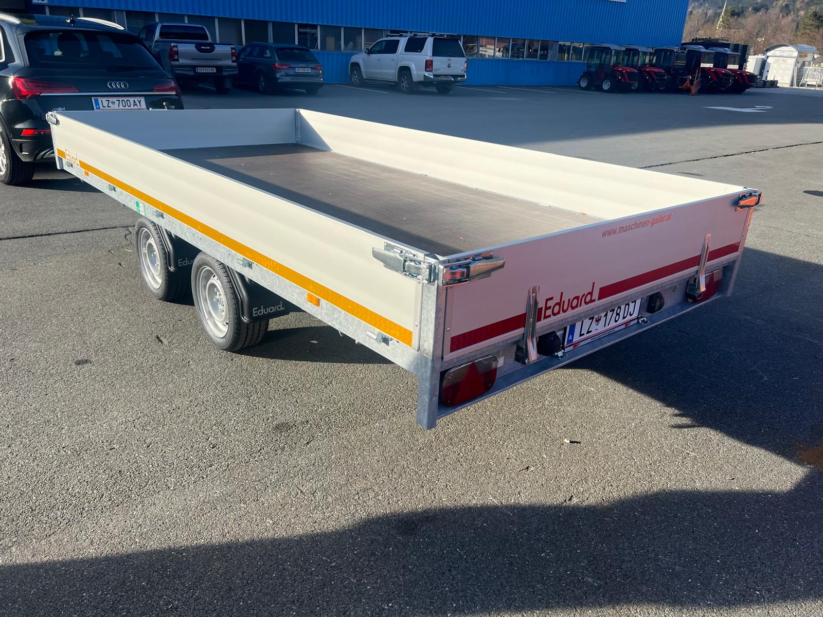 Übergabe Eduard PKW-Anhänger 4020 GD