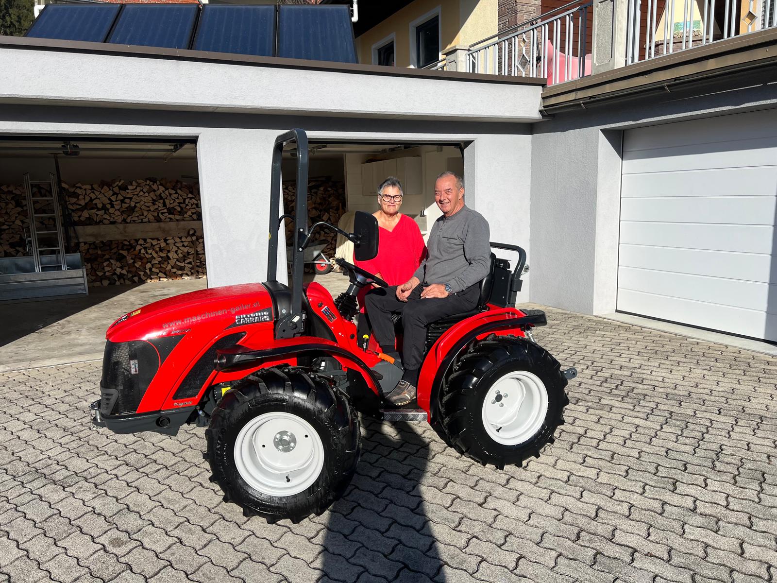 Übergabe Carraro Traktor Tigre 3800
