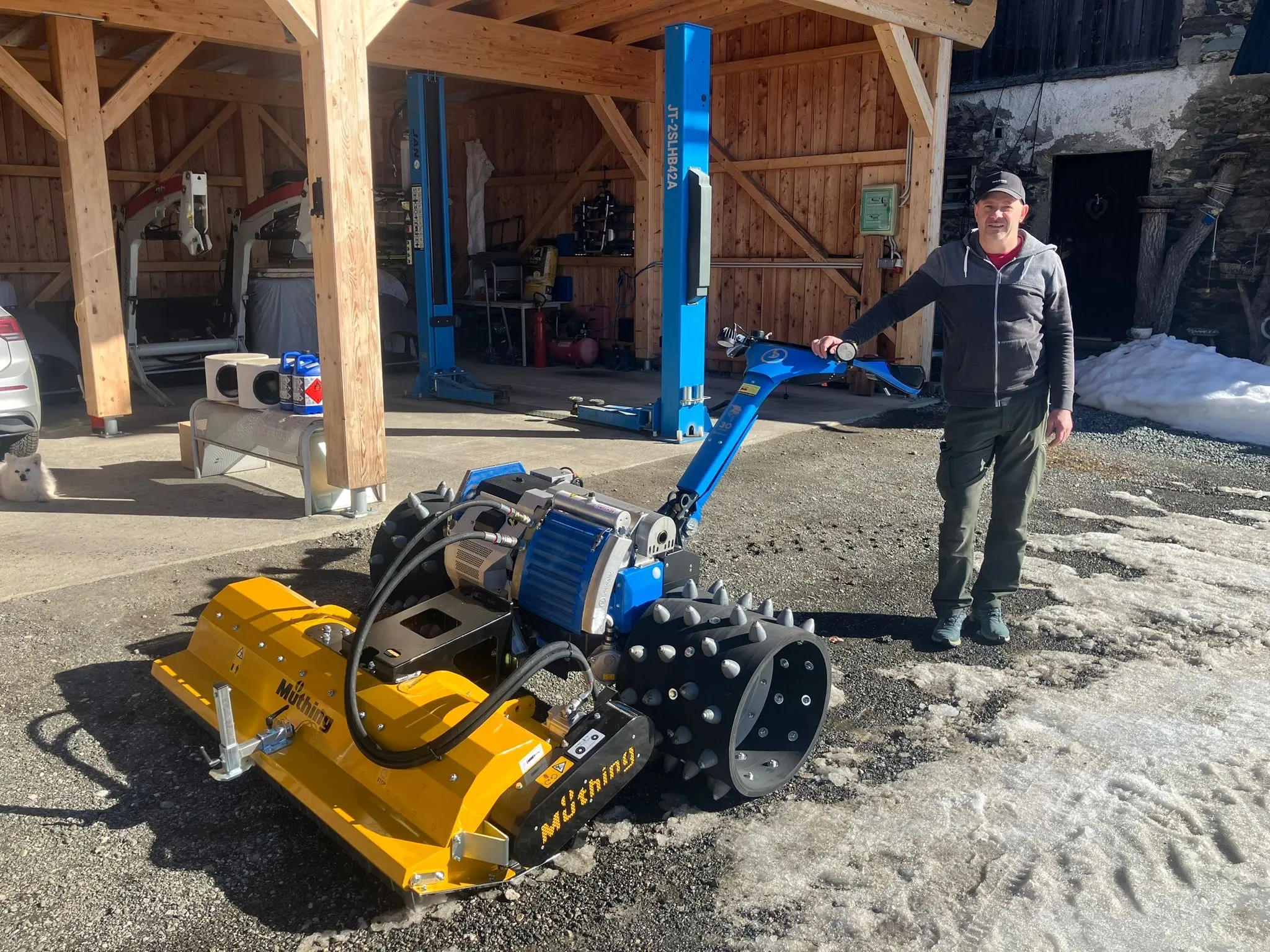 Übergabe Brielmaier Motormäher mit Müthing Mulcher