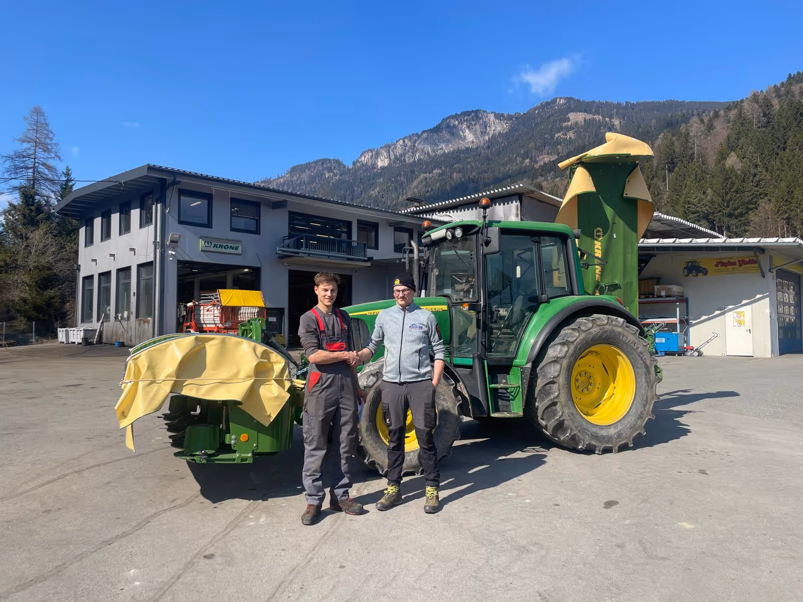 Übergabe Krone Front- und Heckmähwerk