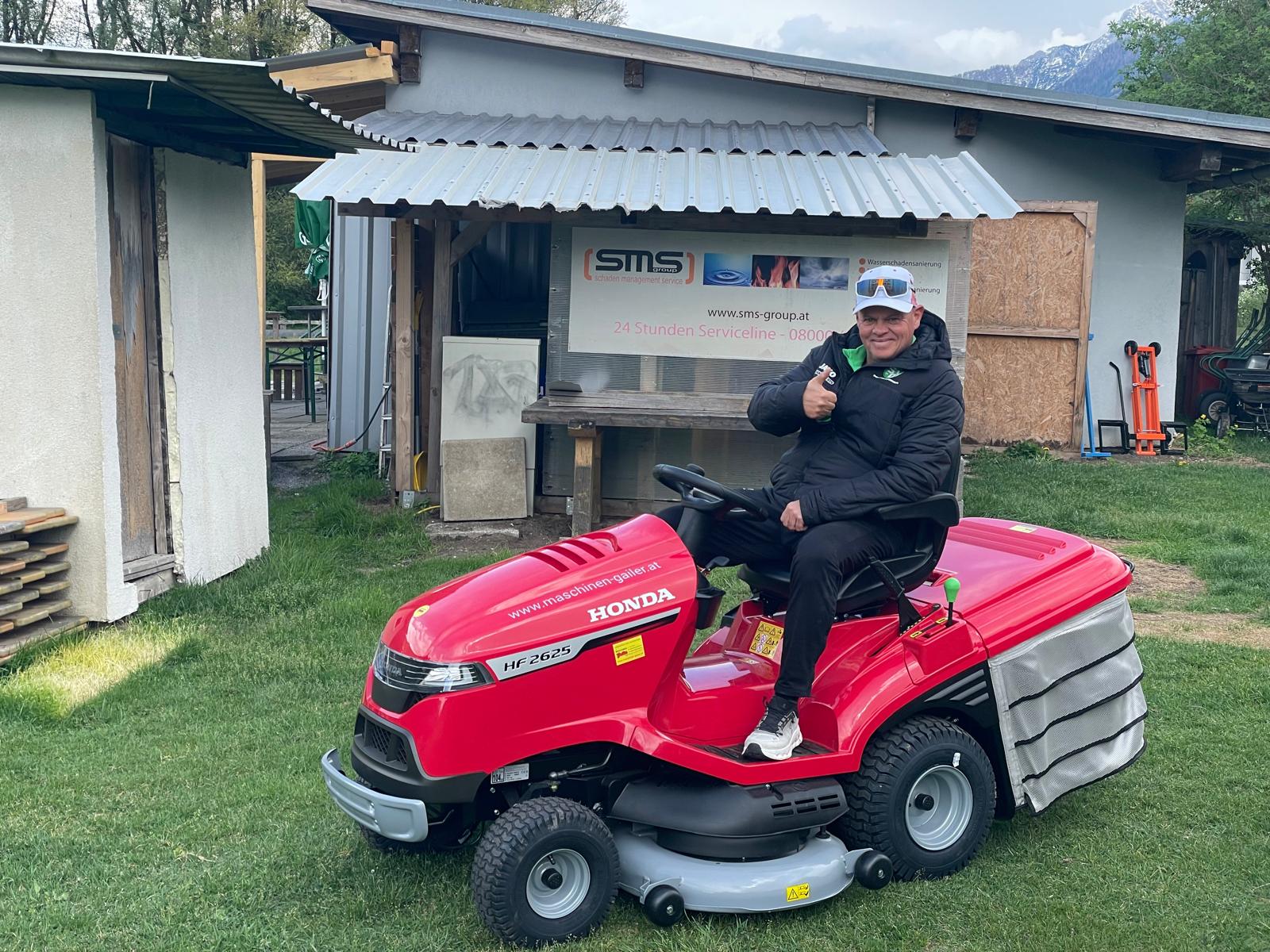 Übergabe Honda Rasentraktor HF2625