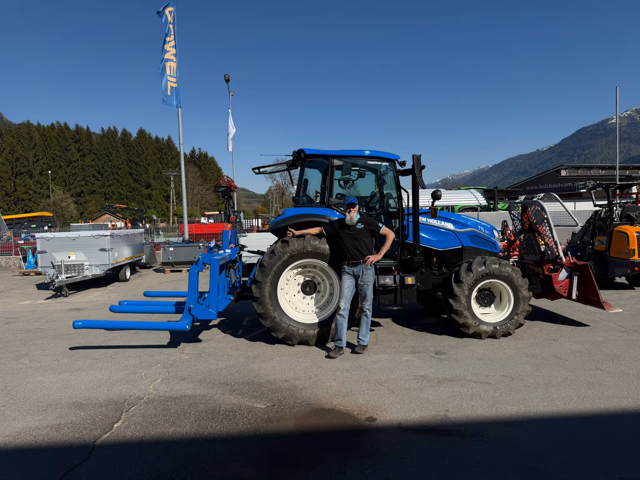 Übergabe Stekro Doppeltransportrahmen hydr. mit Ballenträger