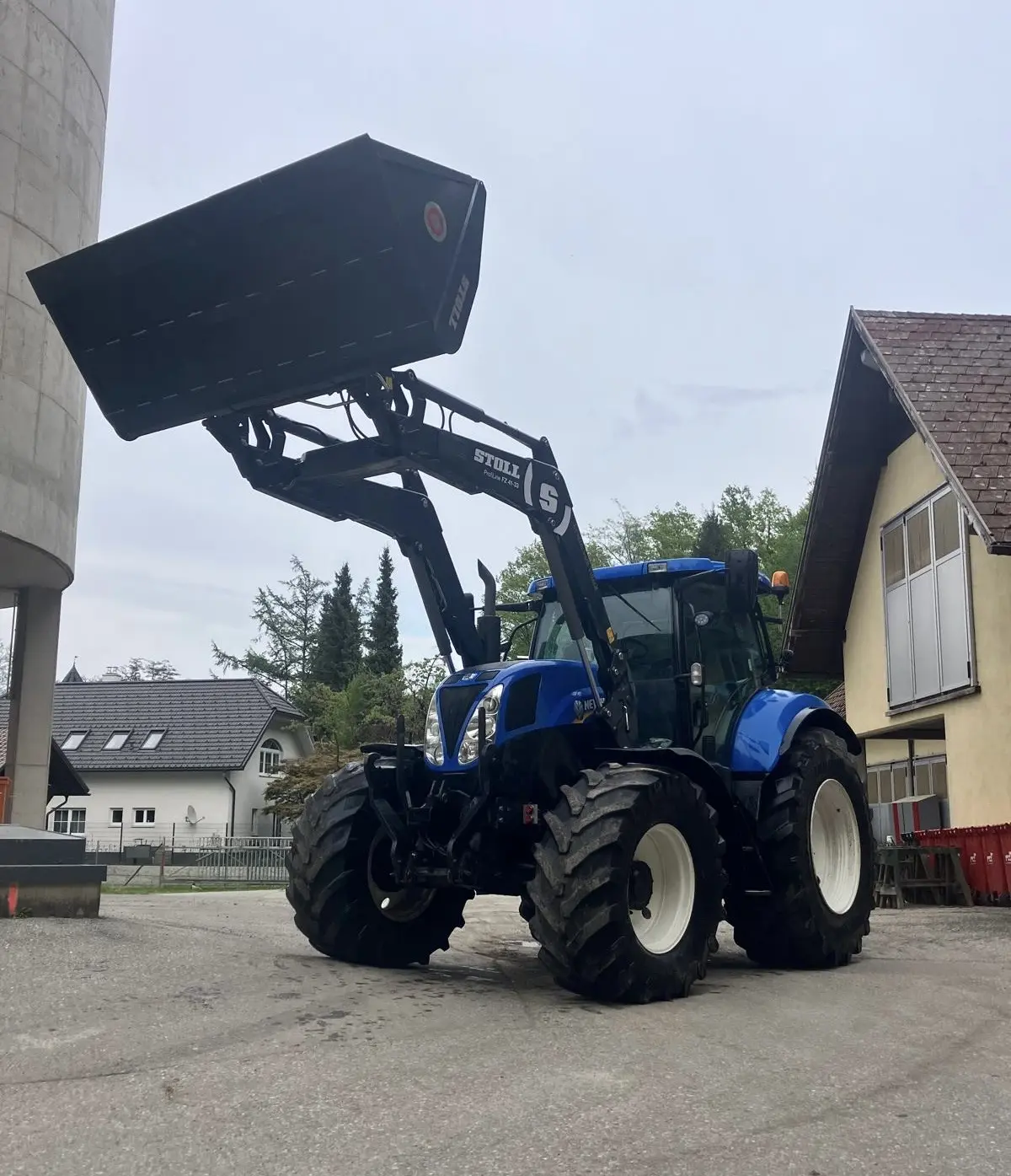 Übergabe Stoll Frontladerschaufel