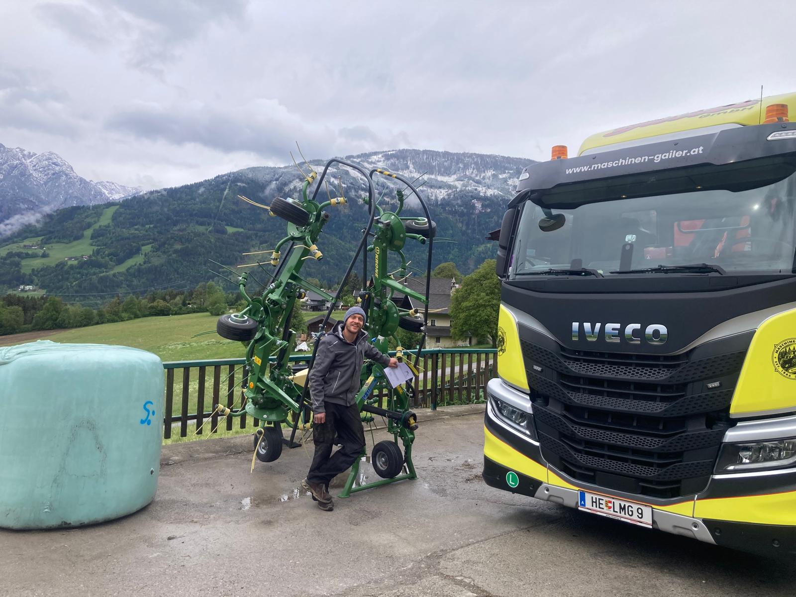 Übergabe Krone Kreisler Vendro 620 Highland und Schwader Swadro S380