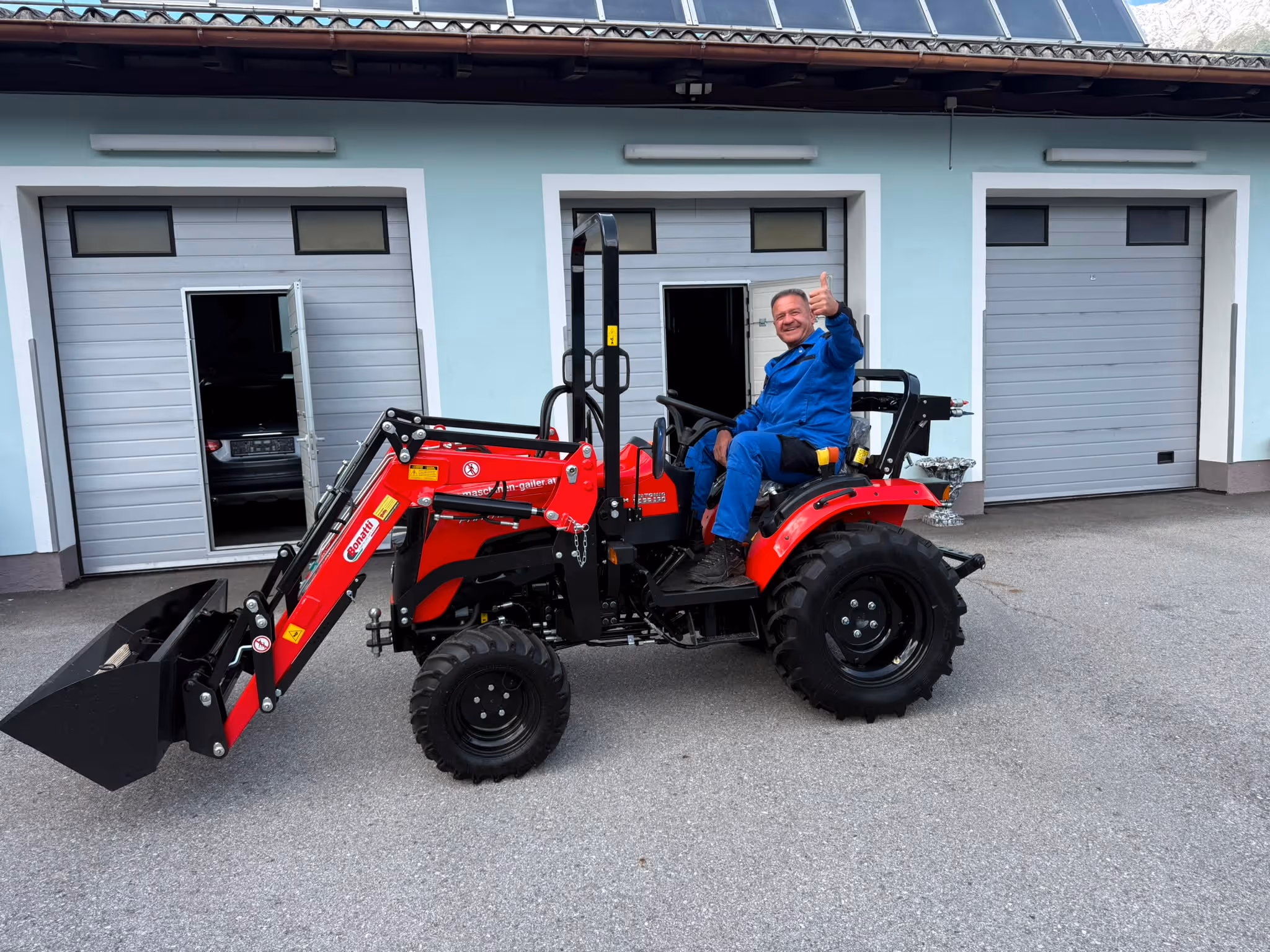 Übergabe Carraro Panther 26 H mit Bonatti Frontlader