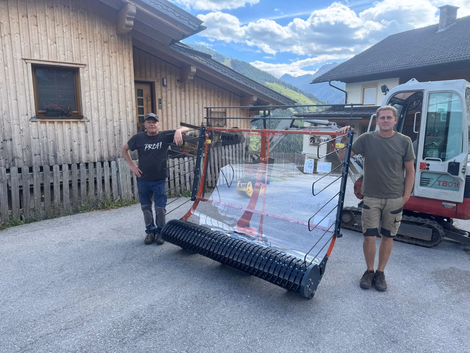 Übergabe Seeber Heuschieber Lightmax 195