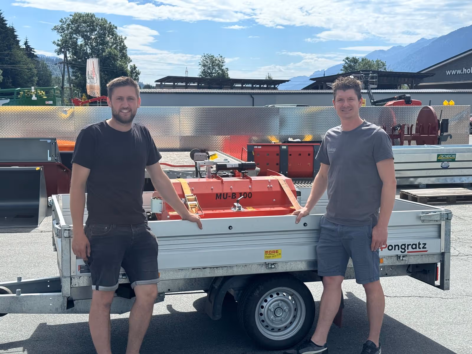 Übergabe Müthing Mulcher MU-B 100