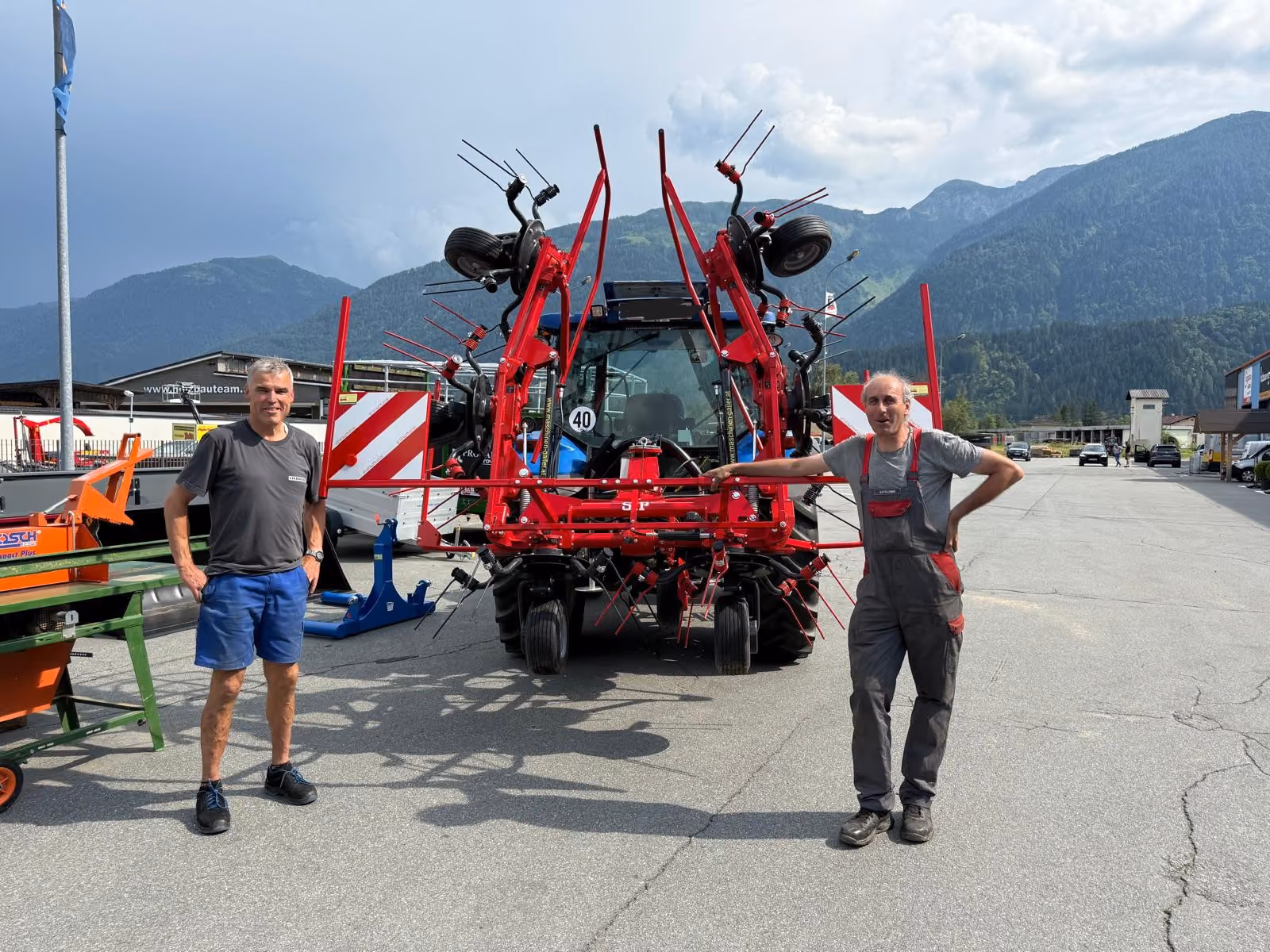 Übergabe SIP Spider 615/6 Kreiselzettwender