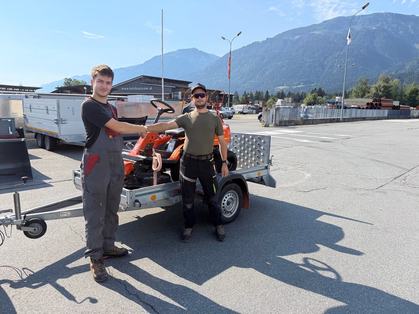 Übergabe Husqvarna Rider R214 TC