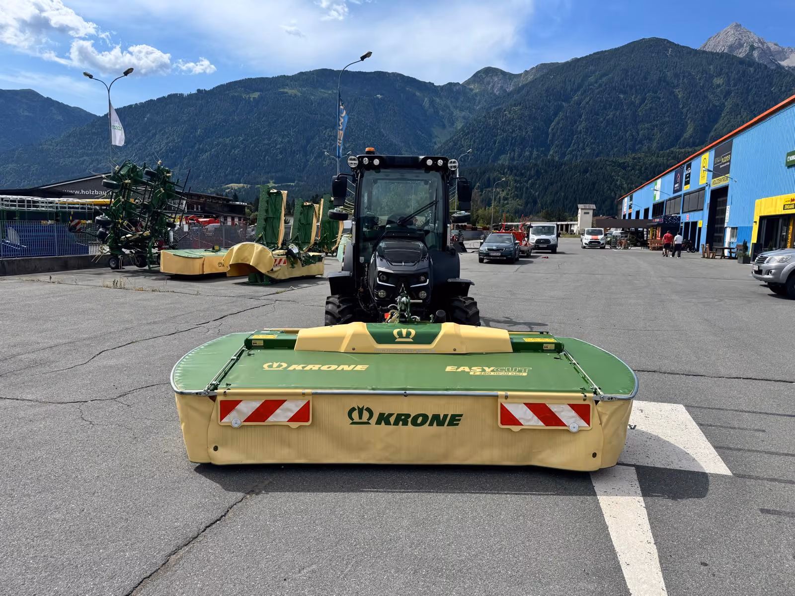Übergabe Krone Frontmähwerk F 280 Highland