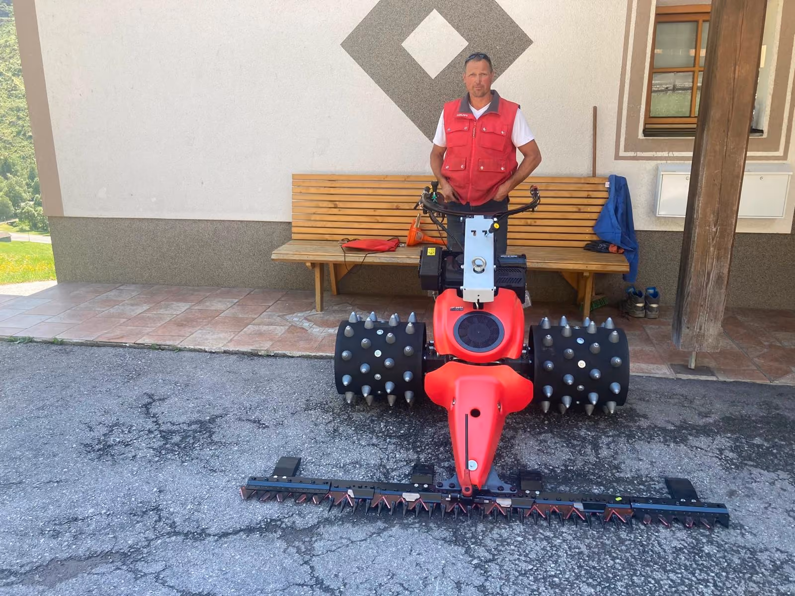 Übergabe Aebi Motormäher CC36