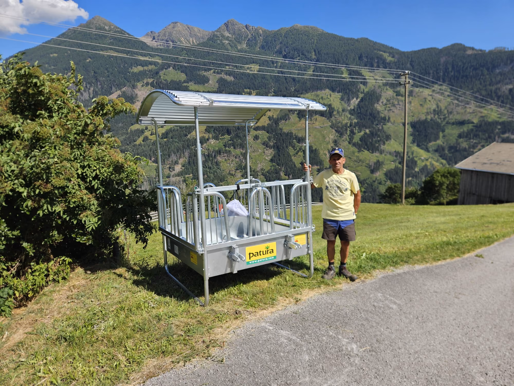Übergabe Patura Futterraufe