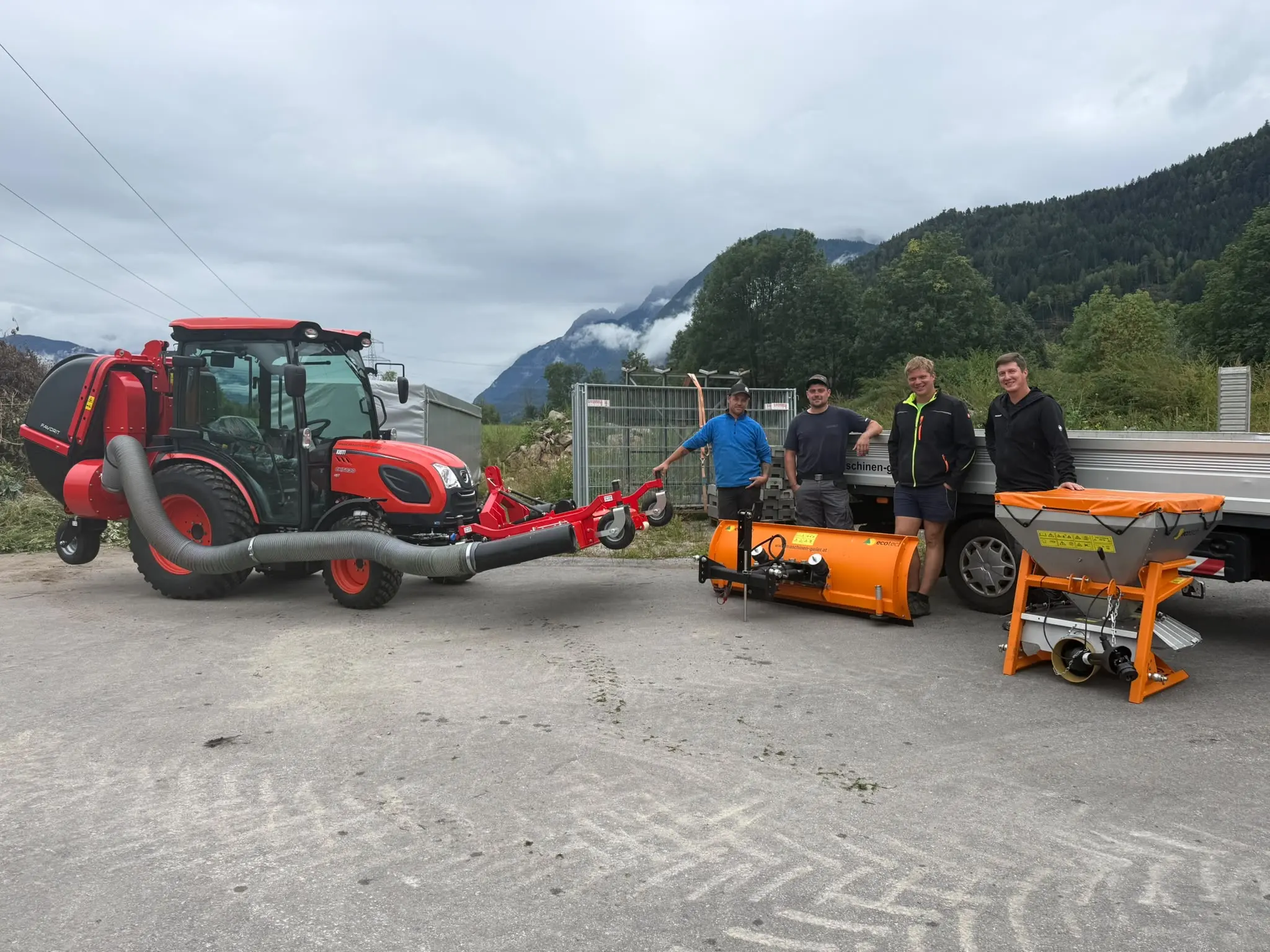 Übergabe Kioti Traktor