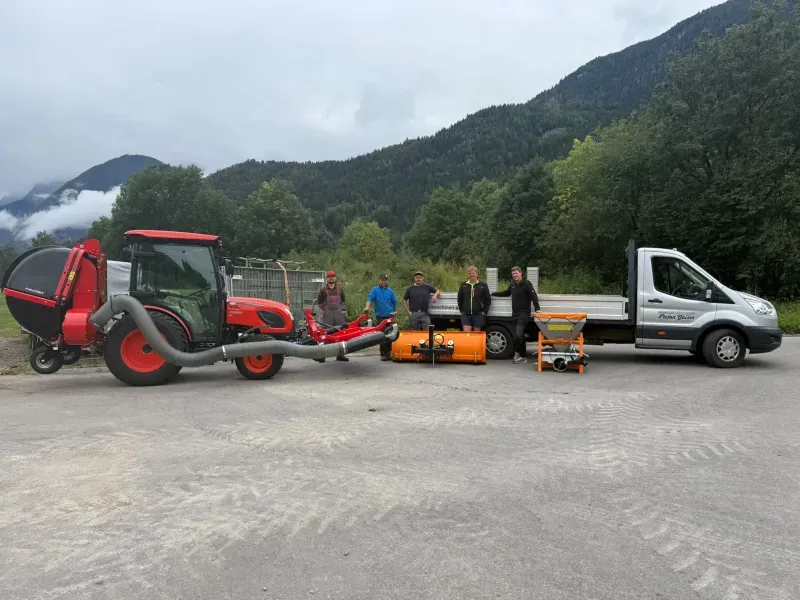 Übergabe Kioti Traktor