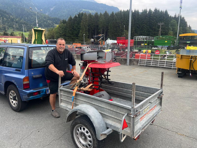 Übergabe Vogesenblitz Holzspalter