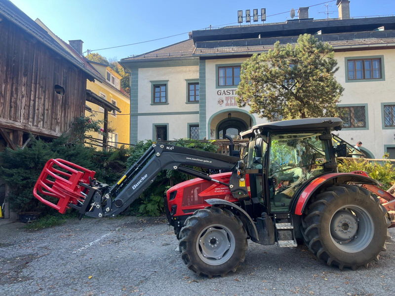 Übergabe Same Traktor mit Zubehör