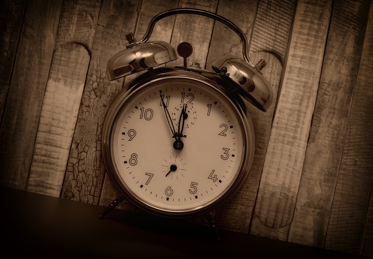 【三分鐘商用英文】 The eleventh hour 不是11小時的意思?
