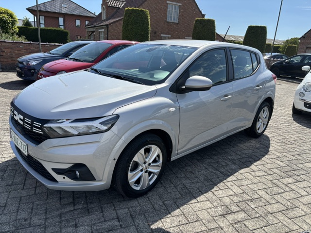 DACIA SANDERO /AUTOMAAT/AIRCO-PDC/CAMERA/MET KEURING EN CARPASS