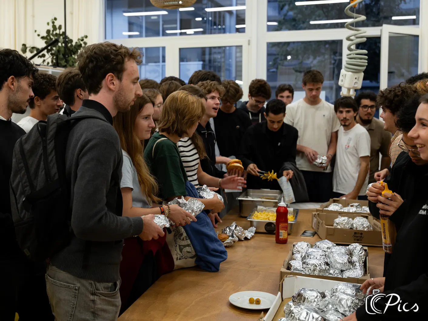 Retour sur le Pitch N Burger - Entreprendre à CentraleSupélec