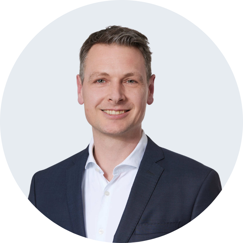 Timo Schell: Rechtsanwalt und Autor verschiedener Ratgeber- und Lexikonartikel rund um das Thema Verkehrsrecht.