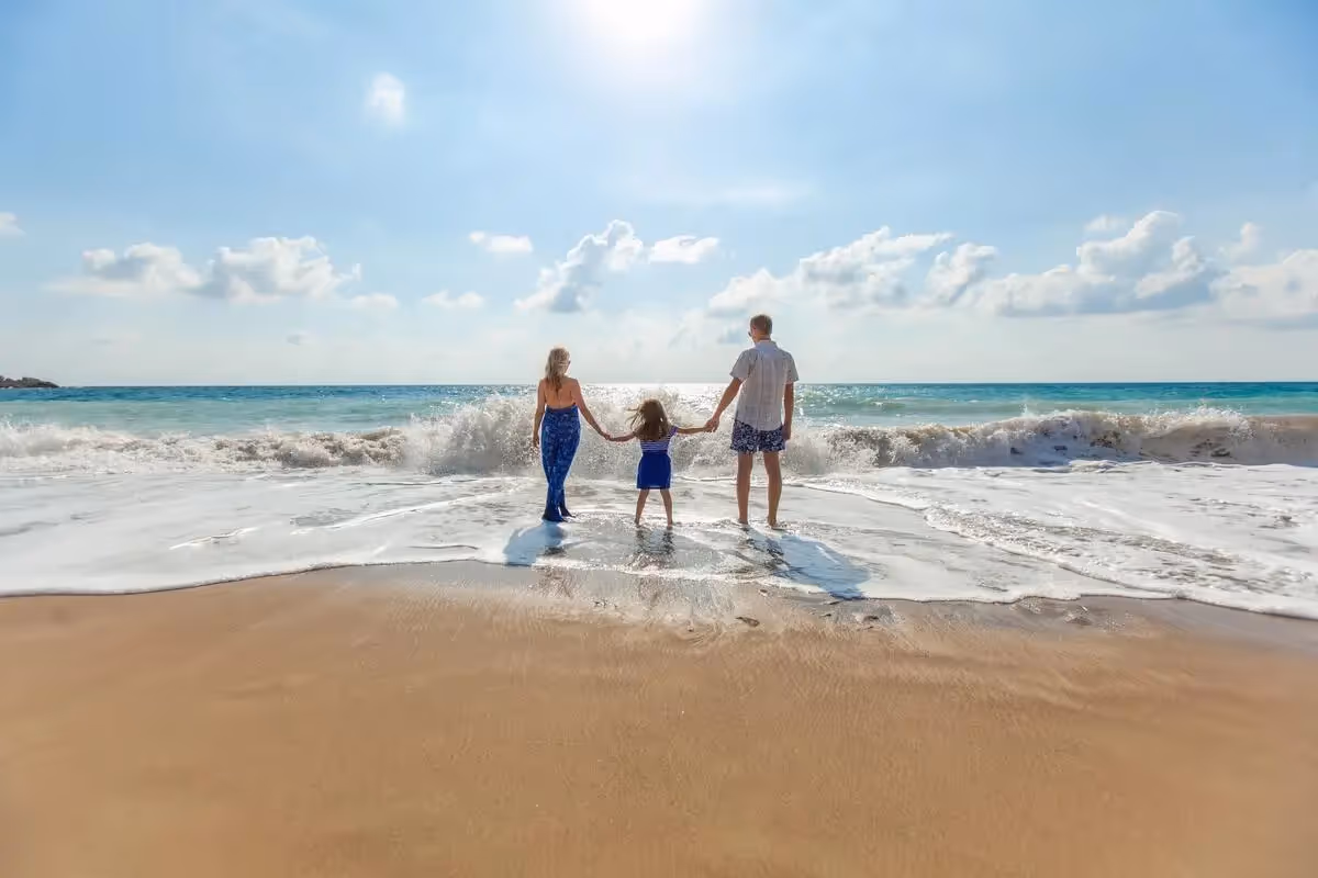 Eine Familie am Strand