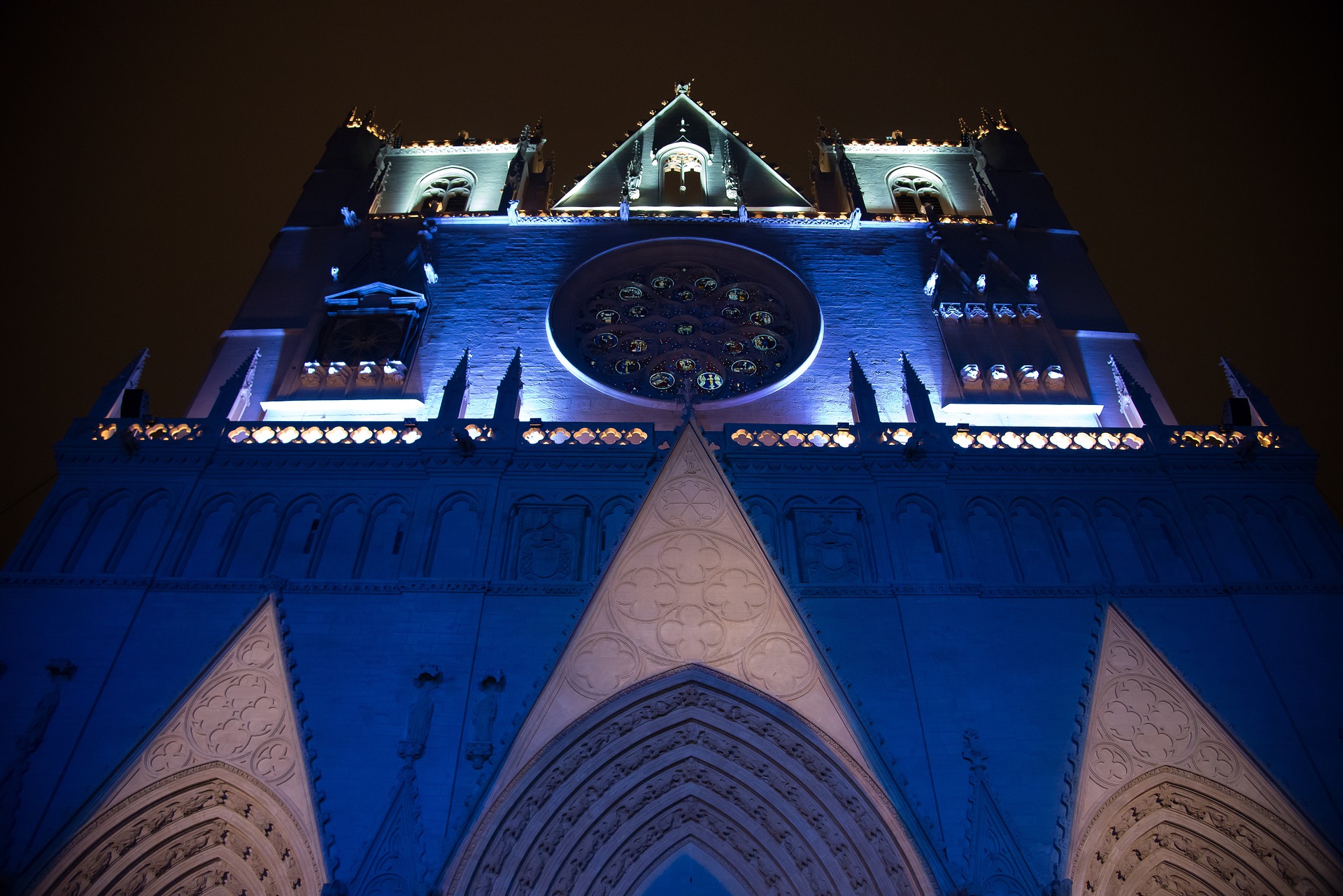LYON WELKEYS PREMIUM CONCIERGERIE AIRBNB FETE DES LUMIERES