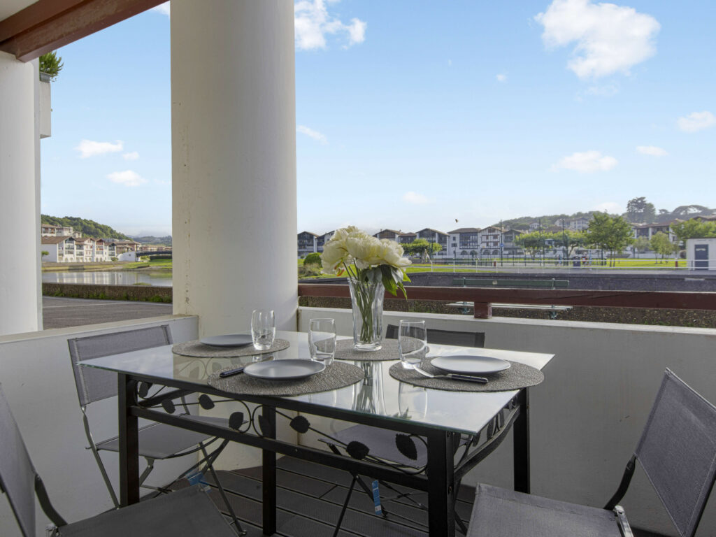 agence de location saisonnière, partir en vacances à la Toussaint en famille vers St Jean de Luz