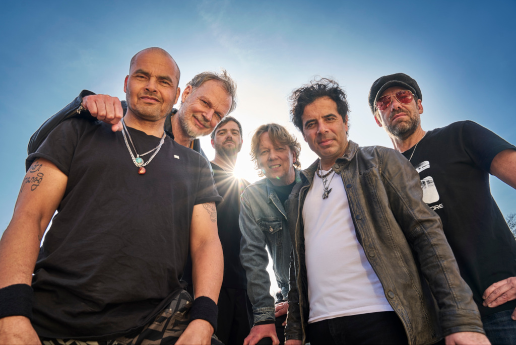 Featured artist image